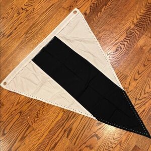 NWOT Pottery Barn Kids Large Nautical 3rd Signal Pennant Flag Navy White Grommet